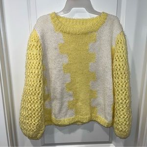 Hand made yellow & white hand knit womens crew neck sweater pit to pit 25” X 22”